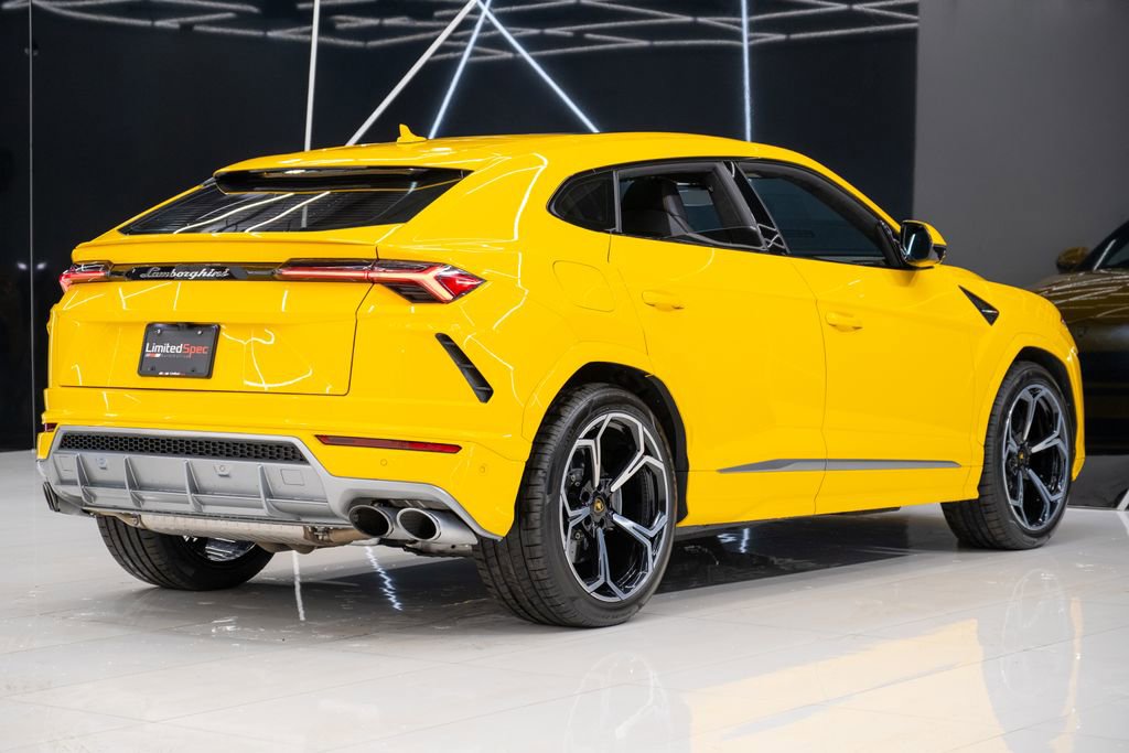 Used 2022 Lamborghini Urus image 16