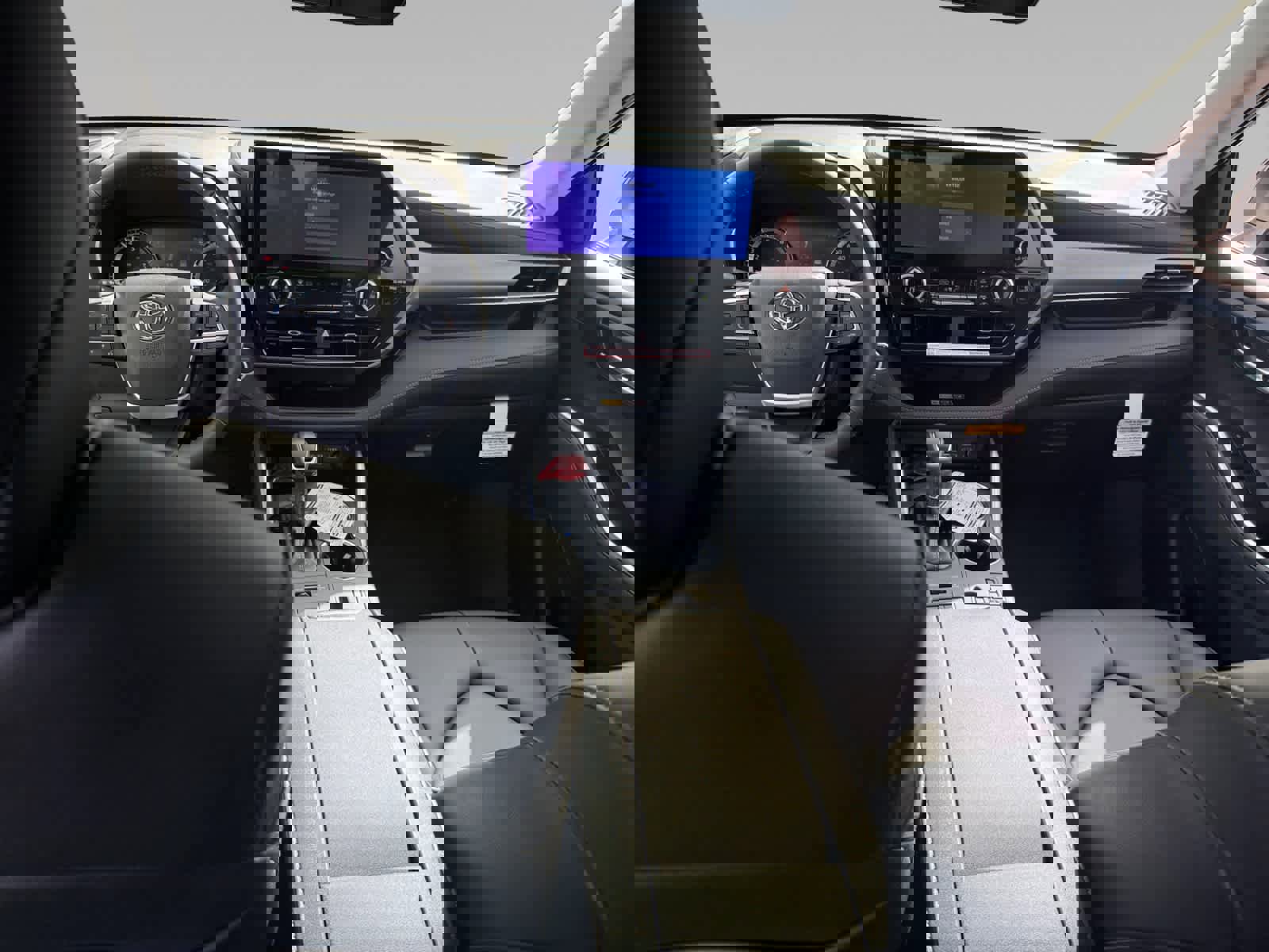 New 2025 Toyota Highlander XLE image 10