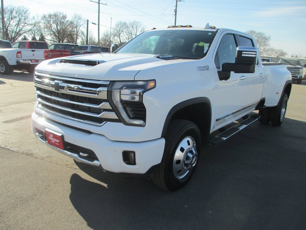 Certified 2024 Chevrolet Silverado 3500 High Country w/ High Country Premium Package image 11
