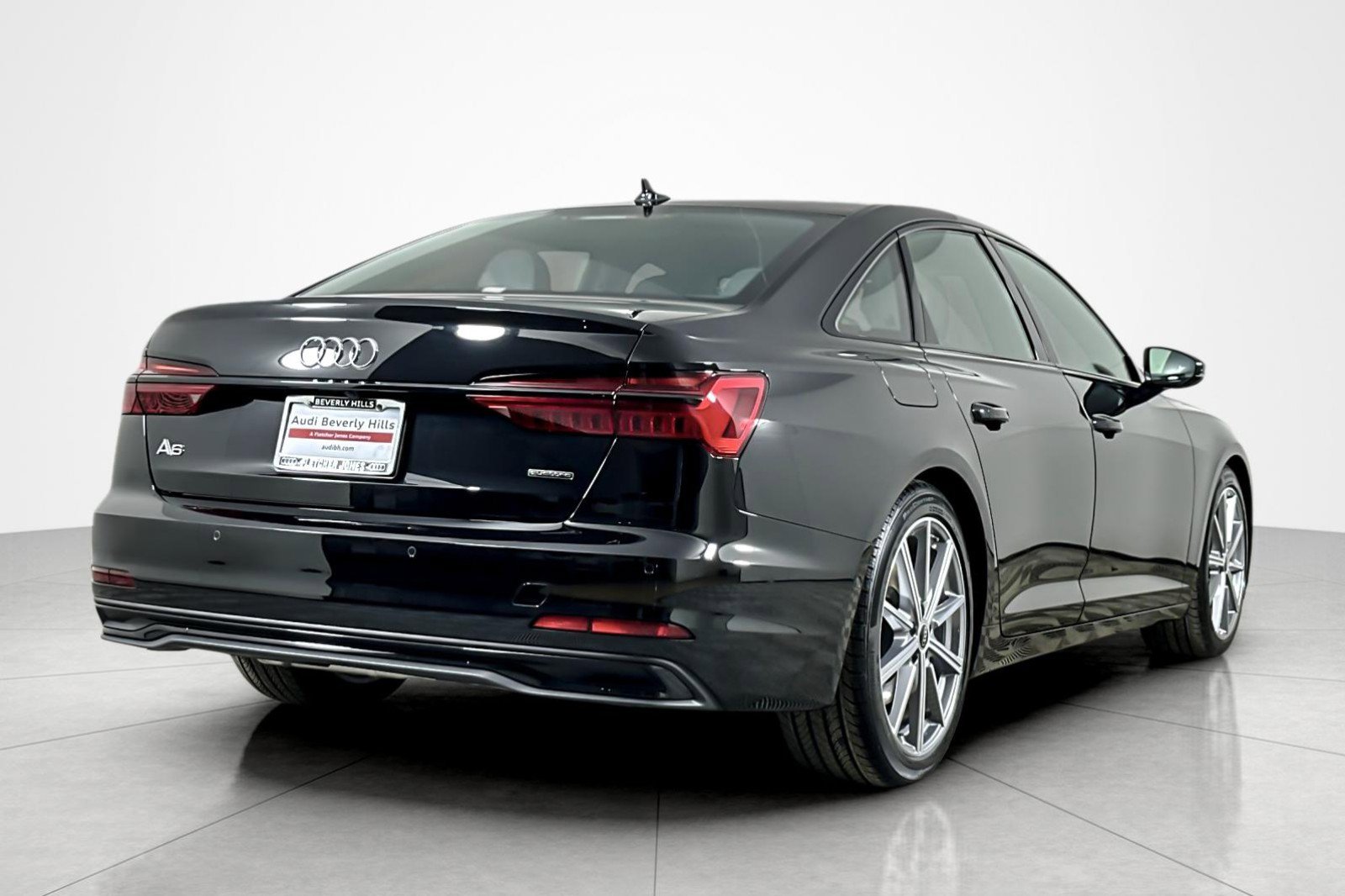 Used 2025 Audi A6 Premium Plus w/ Premium Plus Package image 5