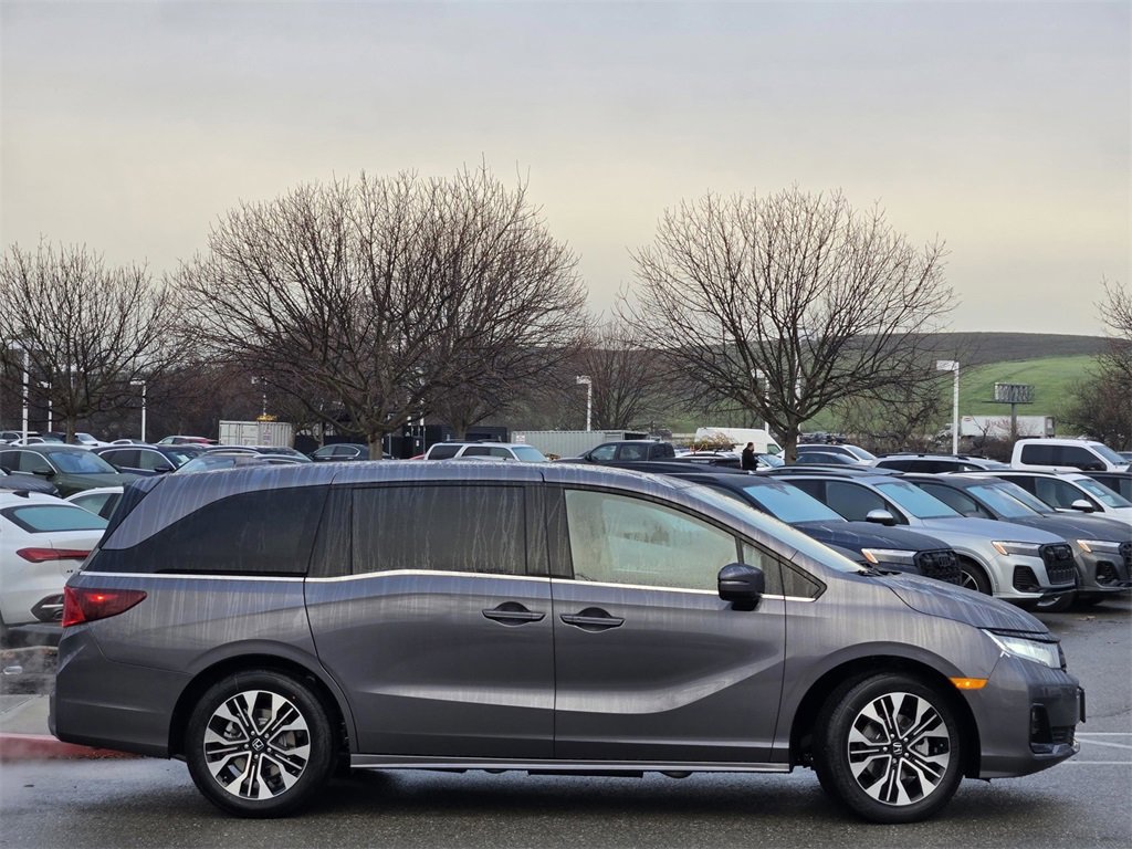 New 2026 Honda Odyssey Elite image 3