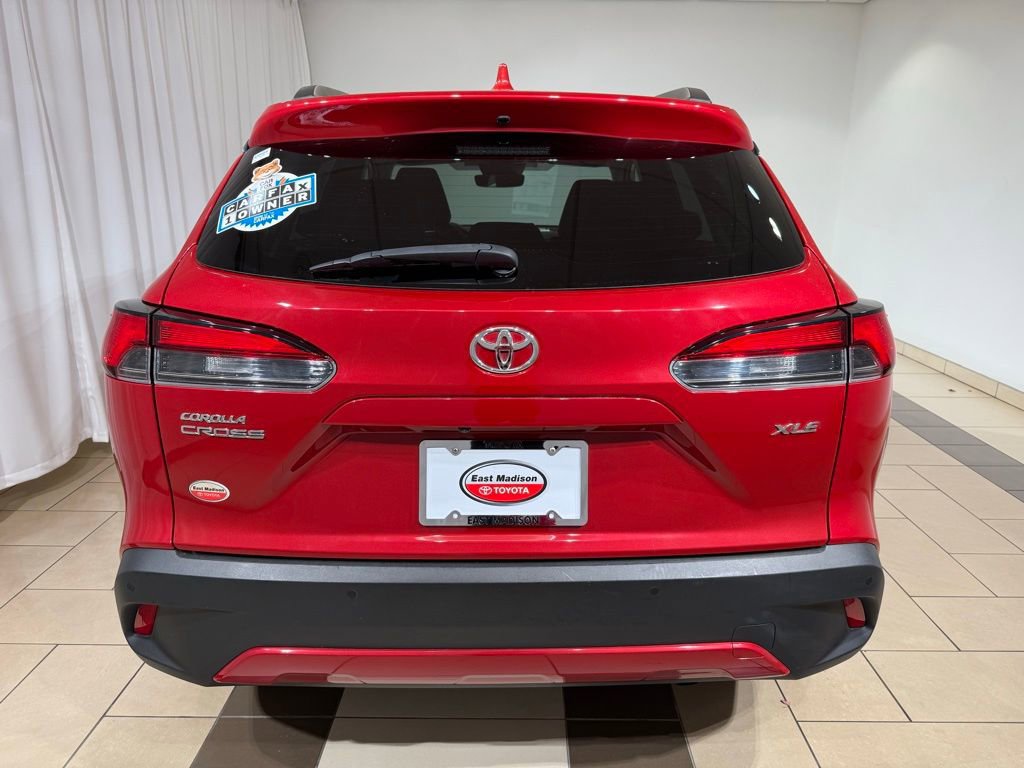 Certified 2023 Toyota Corolla Cross XLE image 4