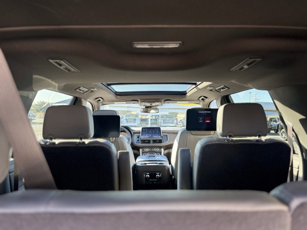 Used 2023 GMC Yukon XL SLT image 7