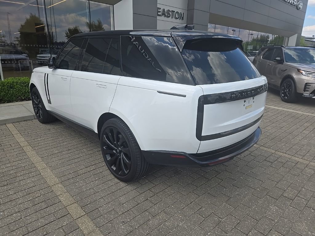 Certified 2025 Land Rover Range Rover SE AWD/4WD image 7