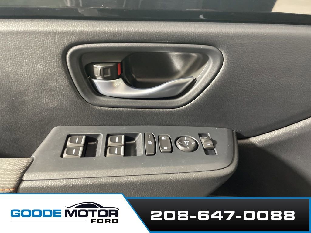 Used 2025 Honda Pilot Sport image 9
