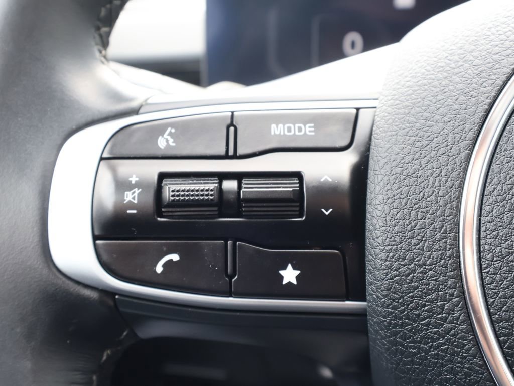Used 2025 Kia K5 EX image 17