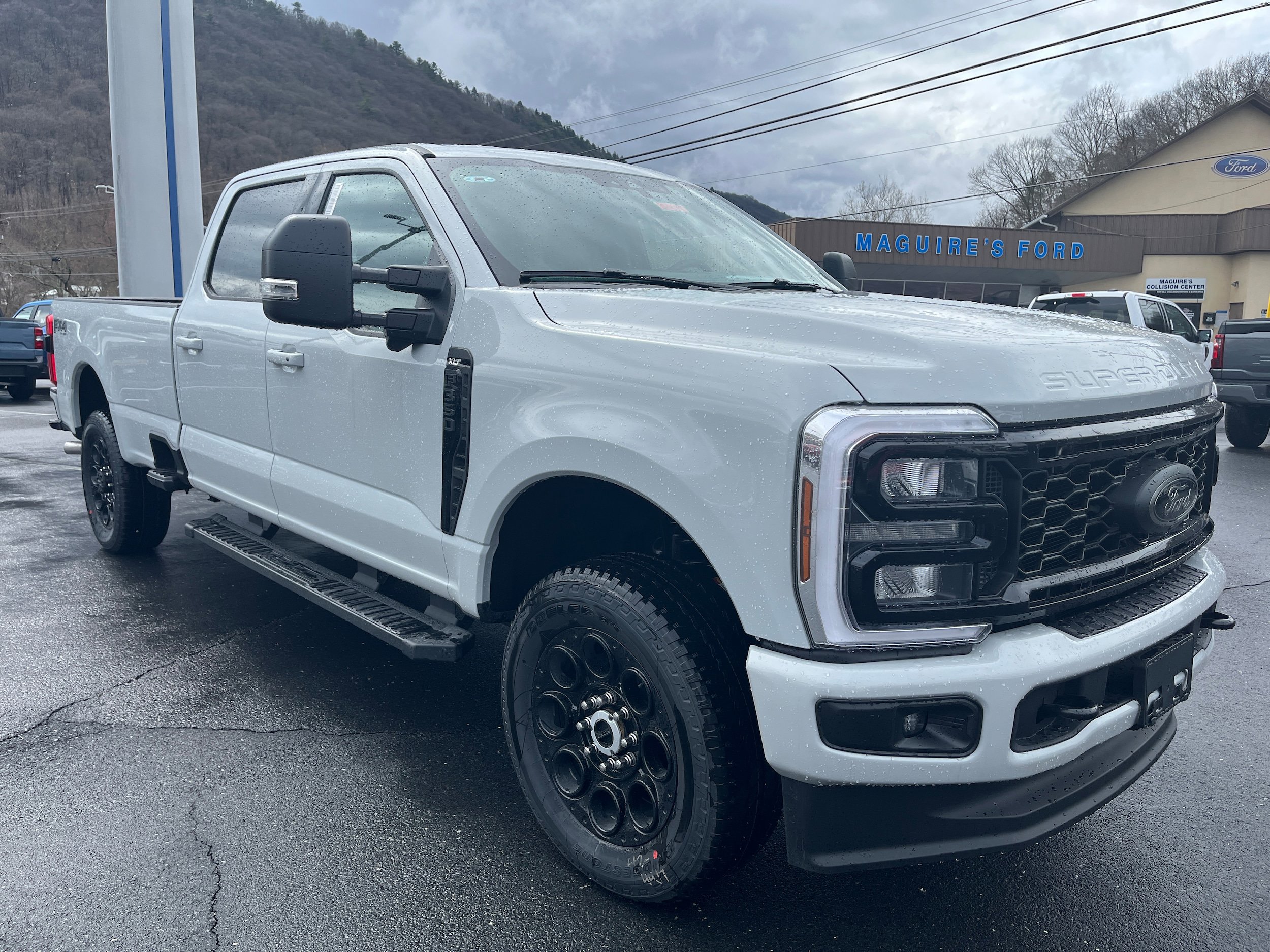 New 2026 Ford F350 XLT w/ XLT Premium Package image 3