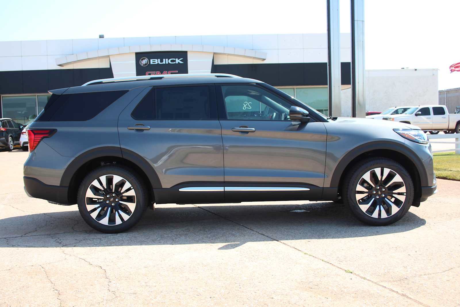 New 2026 Ford Explorer Platinum w/ LUX Leather Package AWD/4WD image 16
