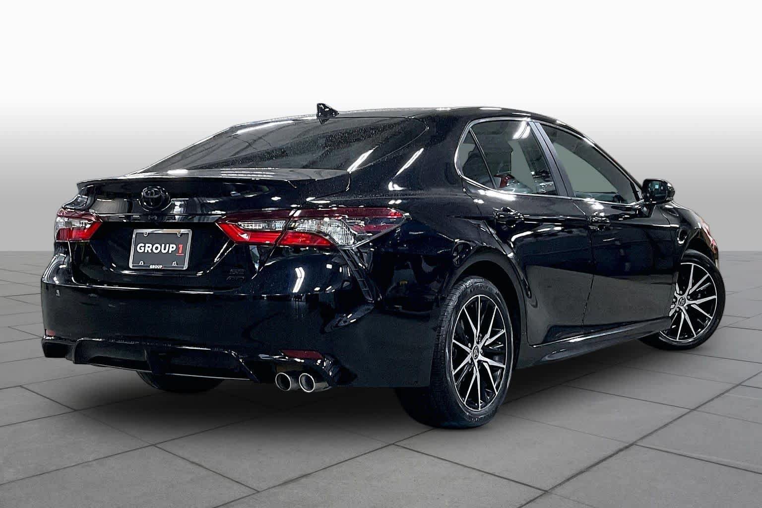 Used 2023 Toyota Camry SE w/ Cold Weather Package AWD/4WD image 13