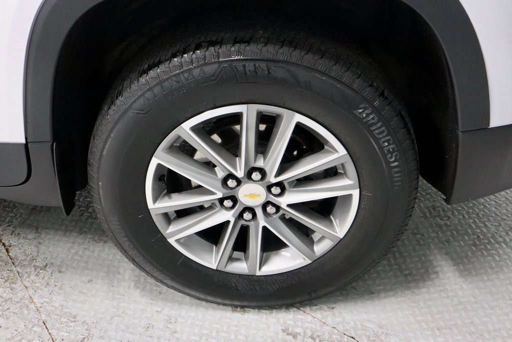 Used 2023 Chevrolet Traverse LT image 18