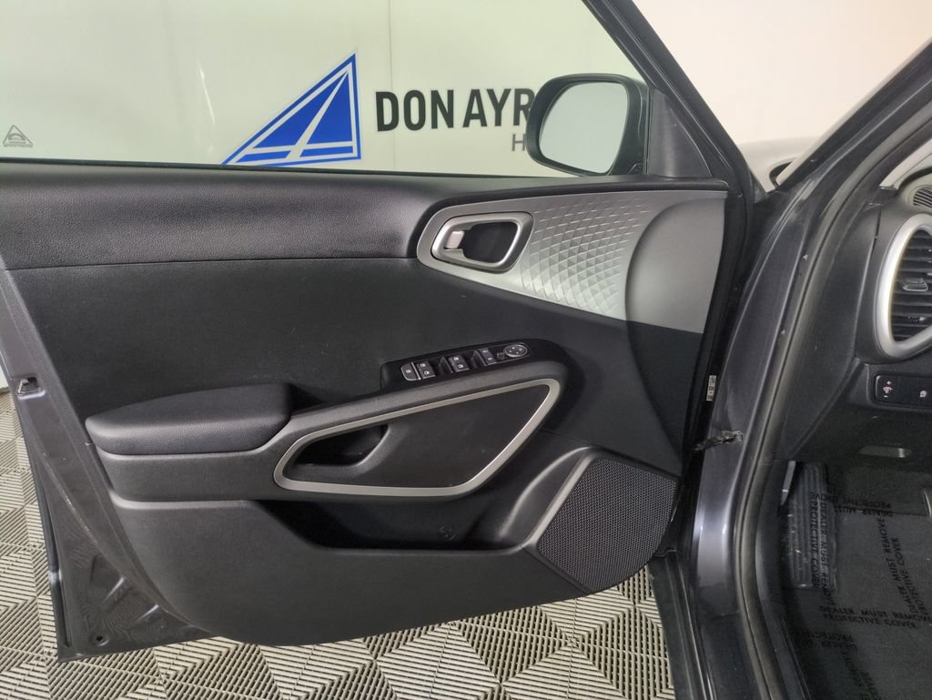 Used 2021 Kia Soul LX FWD image 10