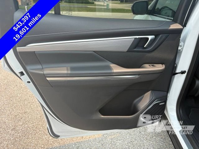 Used 2026 Buick Enclave Preferred AWD/4WD image 26