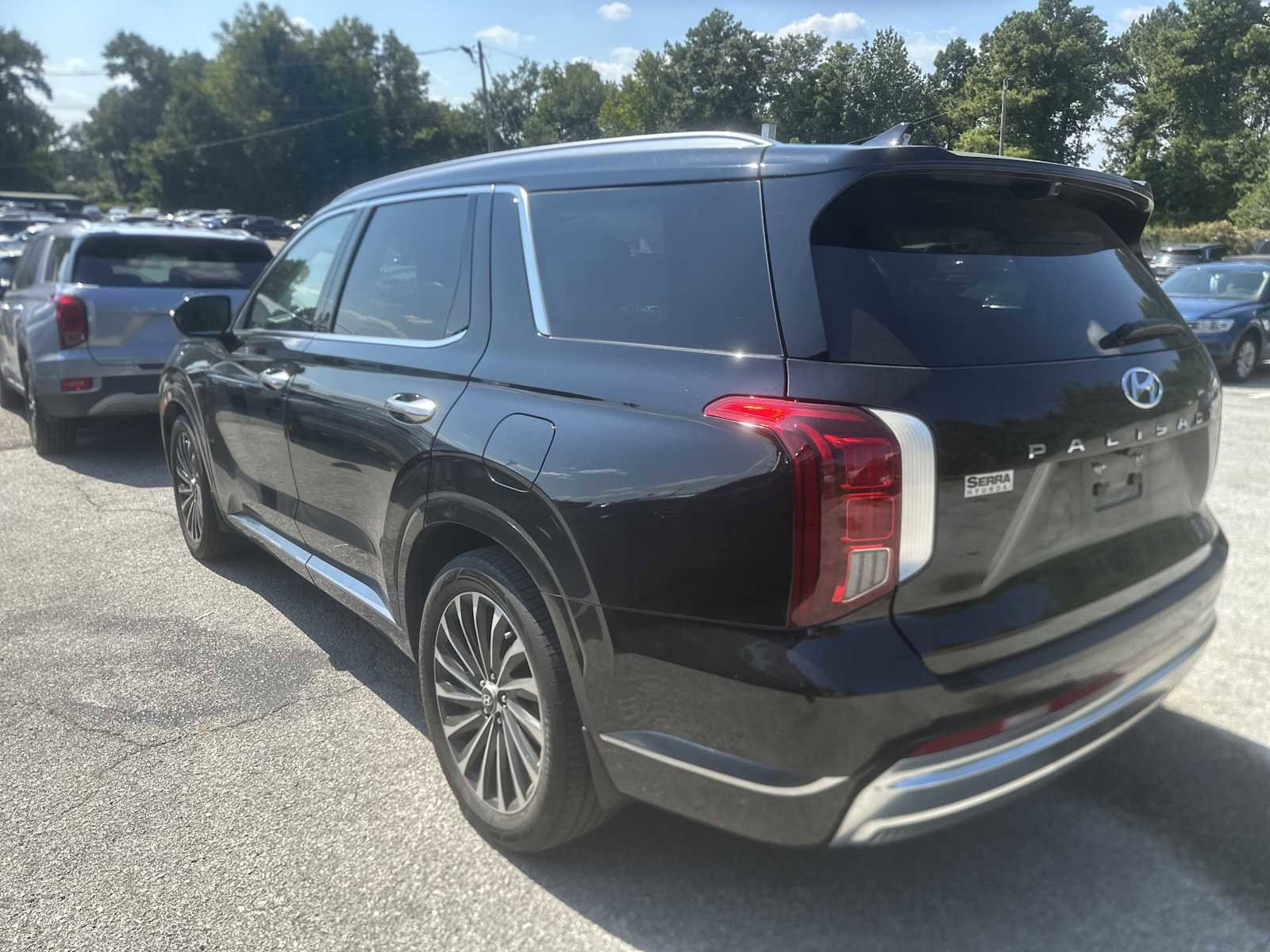 Used 2024 Hyundai Palisade Calligraphy image 4