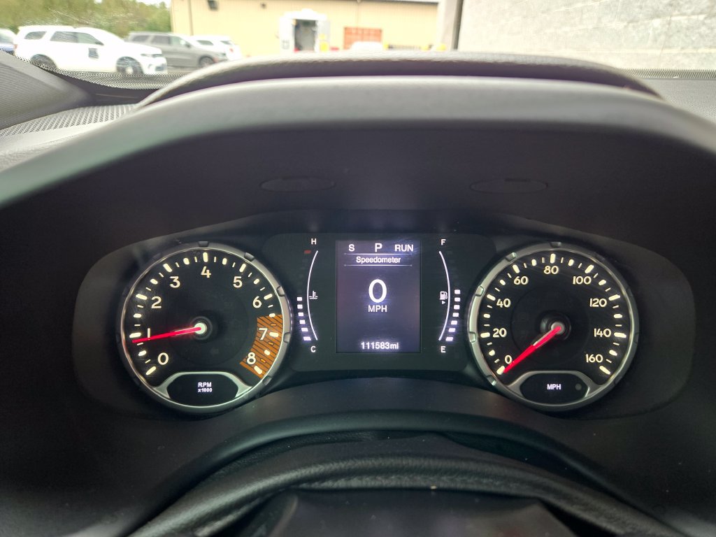 Used 2019 Jeep Renegade Latitude w/ Cold Weather Group AWD/4WD image 18