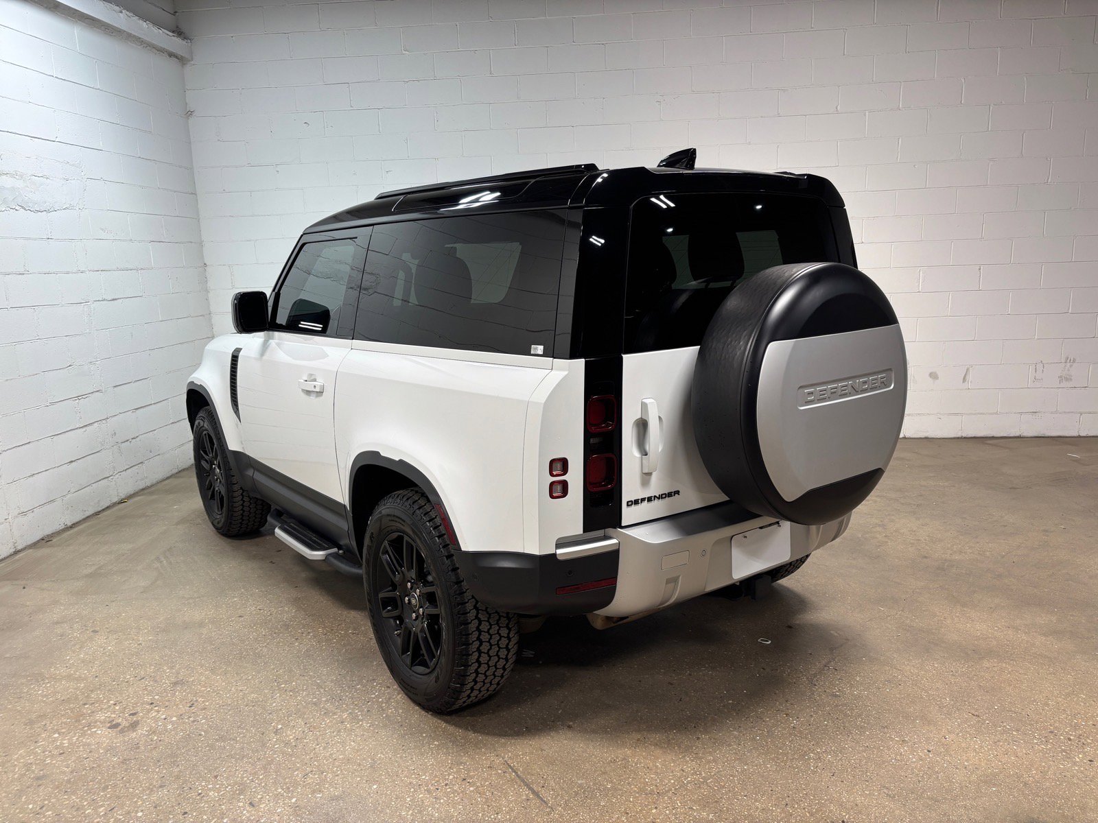 Used 2021 Land Rover Defender 90 S AWD/4WD image 9