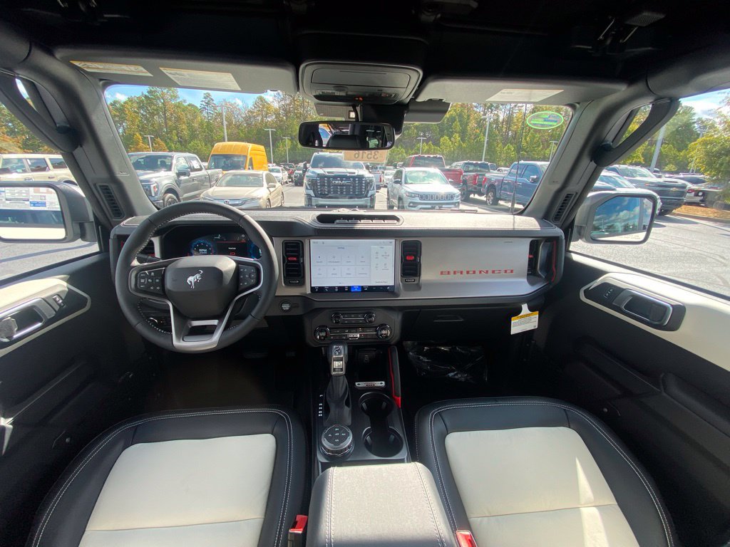 New 2026 Ford Bronco Outer Banks w/ Sasquatch Package AWD/4WD image 28