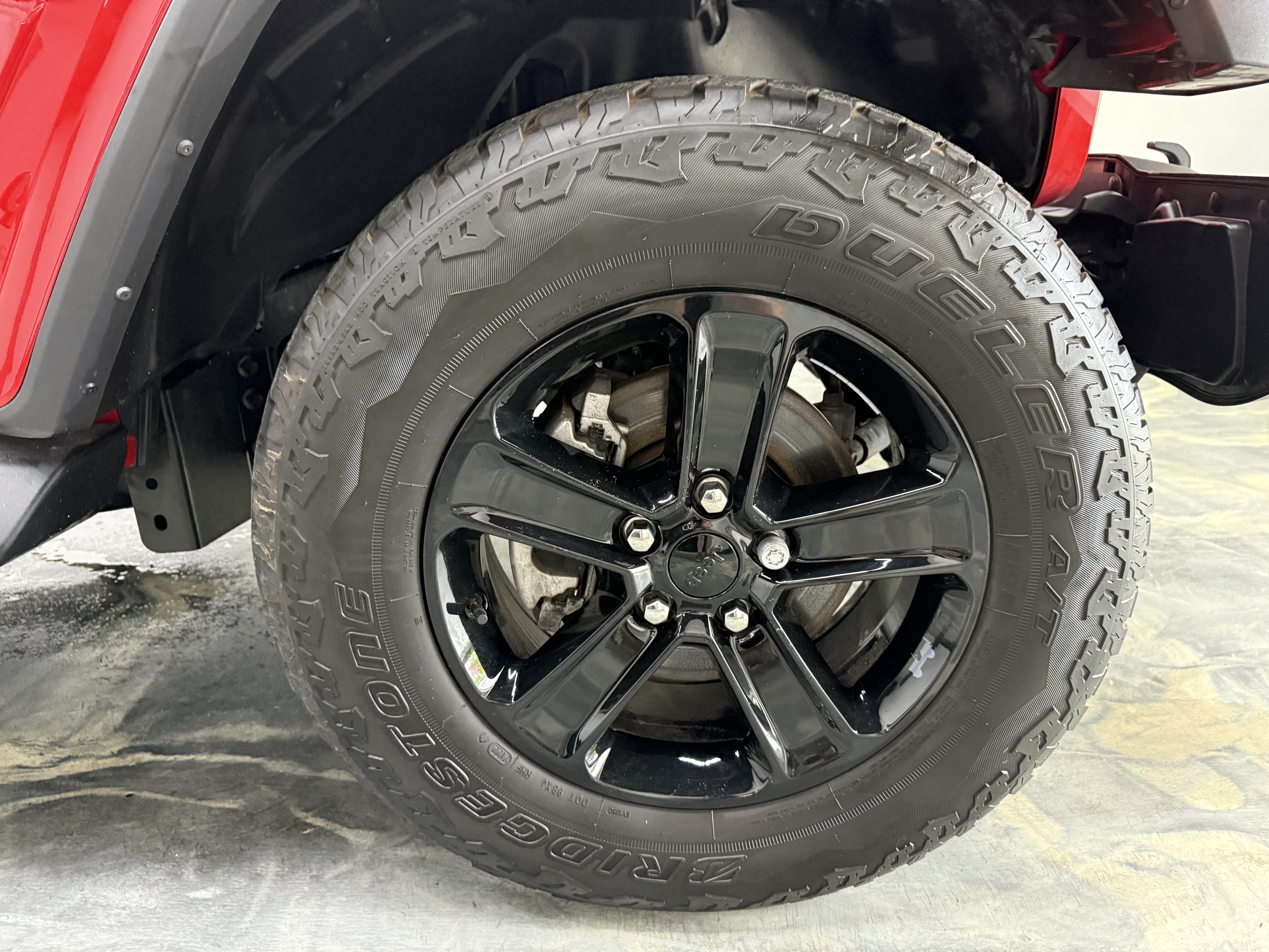 Used 2022 Jeep Wrangler Unlimited Sahara w/ Altitude AWD/4WD image 27
