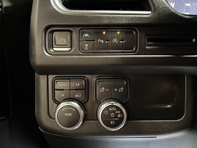 Used 2023 GMC Yukon XL SLT image 41