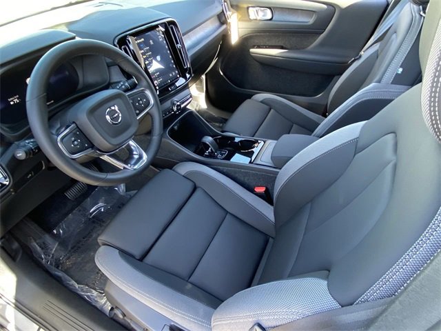 New 2025 Volvo EX40 Core w/ Climate Package image 20