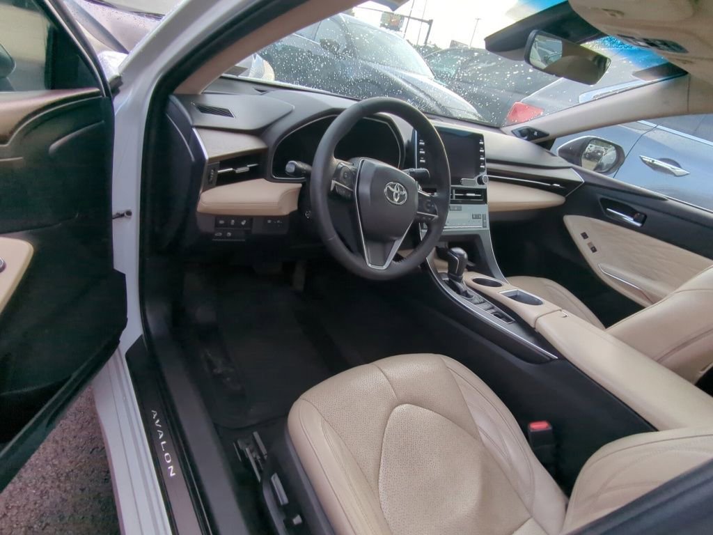 Used 2019 Toyota Avalon Limited FWD image 7