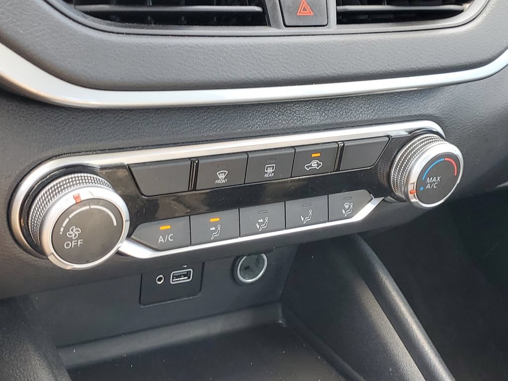 Used 2024 Nissan Altima 2.5 S FWD image 29