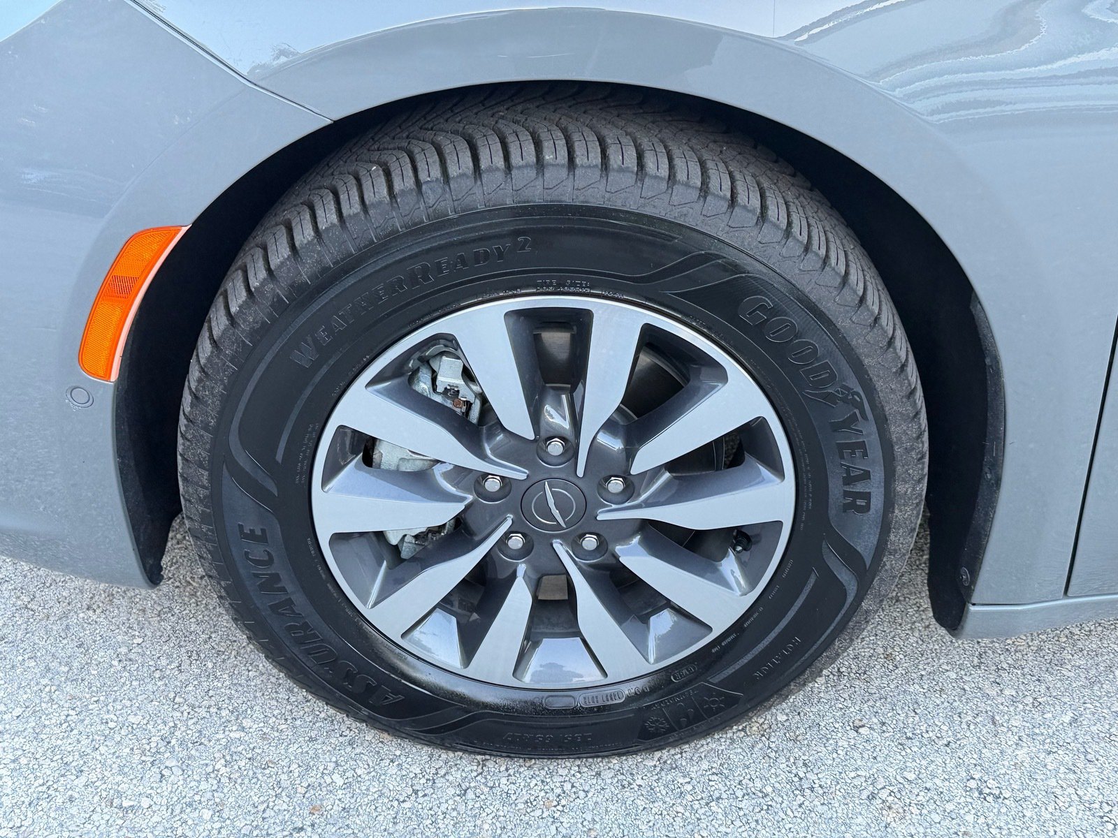 Used 2021 Chrysler Pacifica Touring-L FWD image 21
