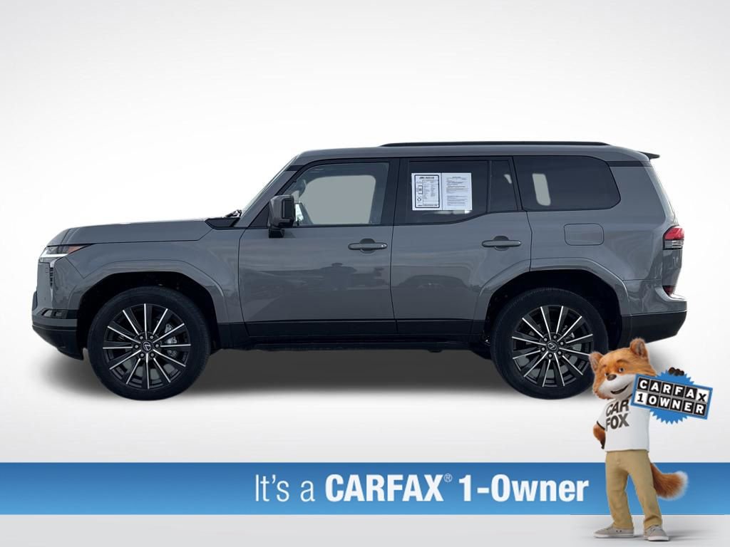 Used 2024 Lexus GX 550 w/ Accessory Package (Z1) image 2