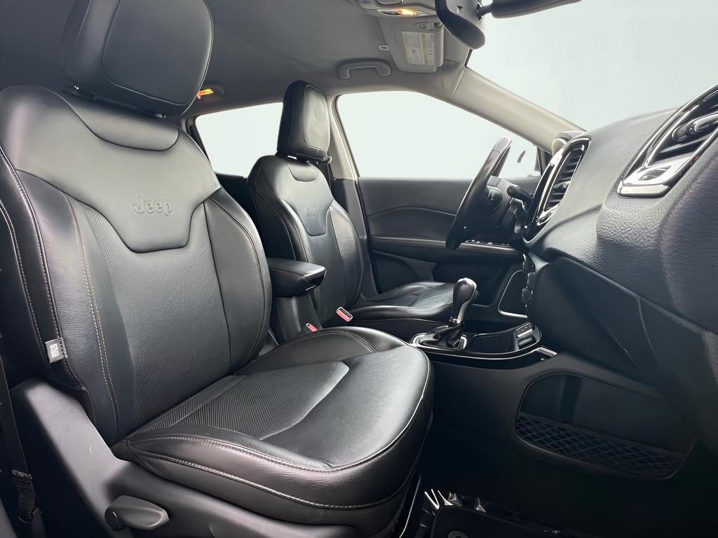 Used 2018 Jeep Compass Limited w/ Safe & Security Group FWD image 30