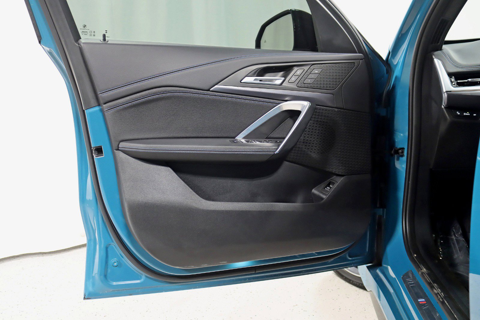 Used 2023 BMW X1 xDrive28i w/ M Sport Package image 32