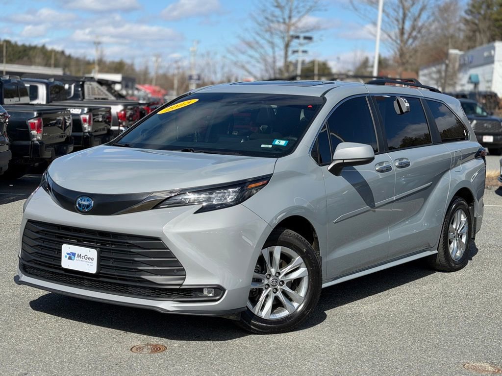 Used 2023 Toyota Sienna XLE Woodland Edition