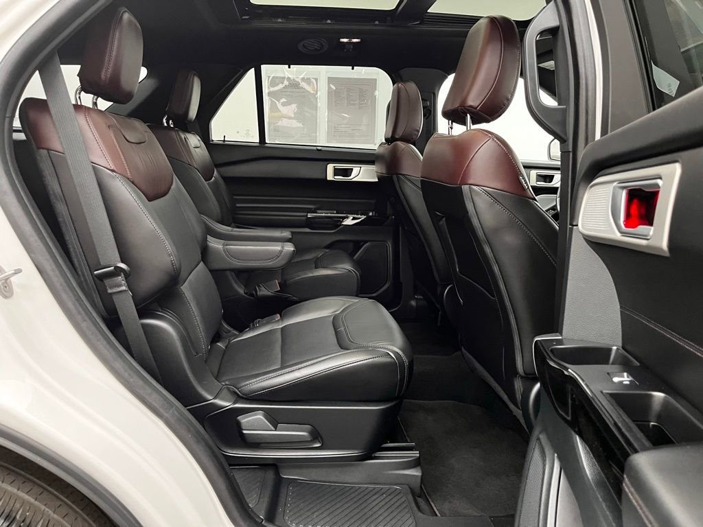 Used 2023 Ford Explorer Platinum w/ Technology Package image 36