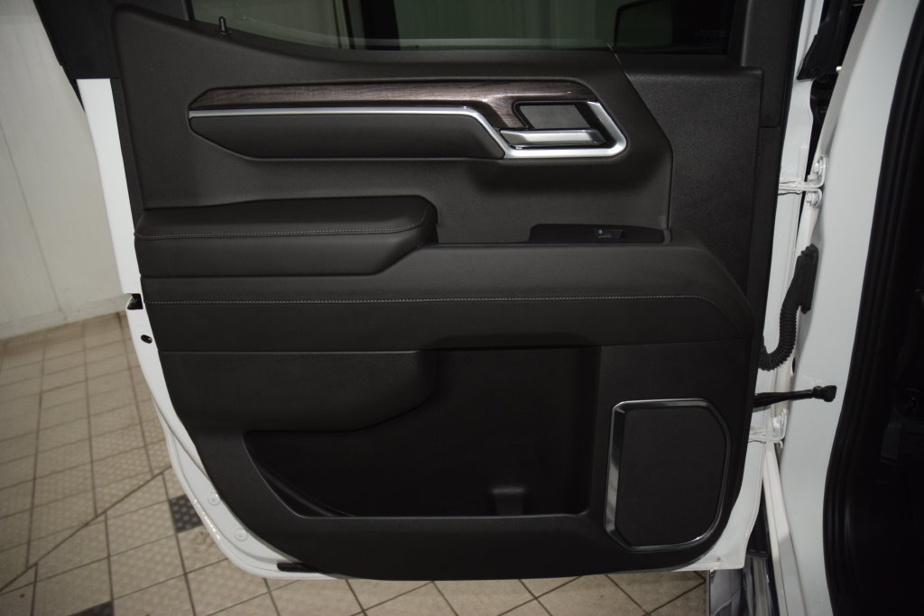 Used 2022 Chevrolet Silverado 1500 LTZ AWD/4WD image 45