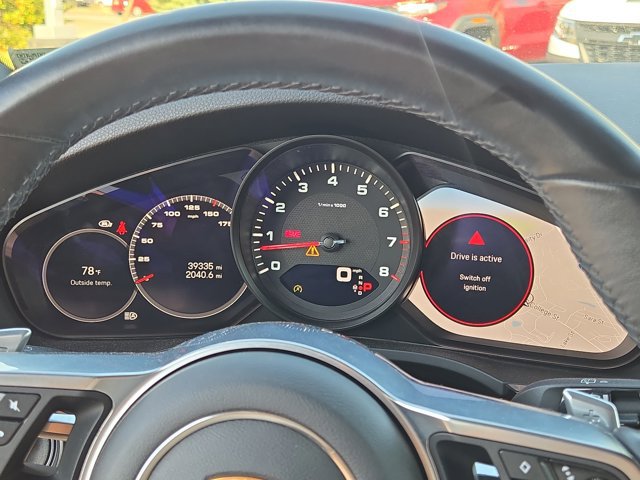 Used 2023 Porsche Cayenne Platinum Edition image 25