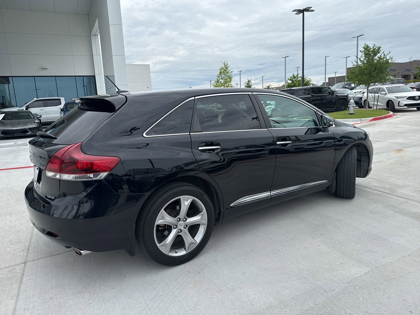 Used 2014 Toyota Venza Limited FWD image 2