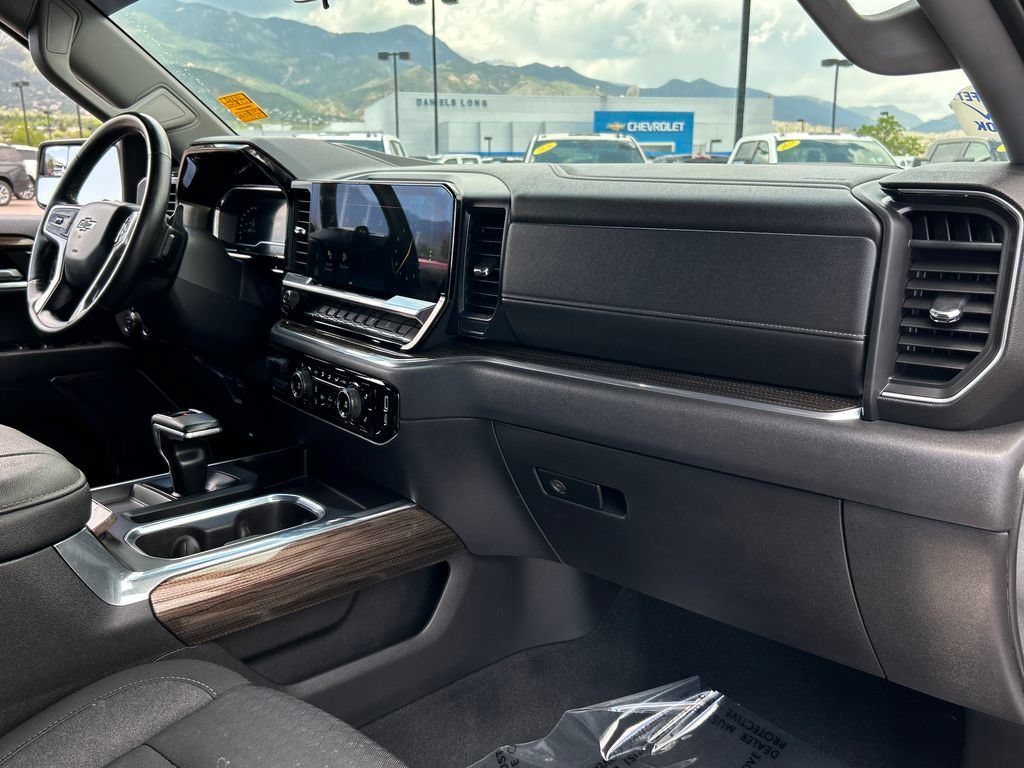 Used 2023 Chevrolet Silverado 1500 LT Trail Boss w/ Protection Package AWD/4WD image 8