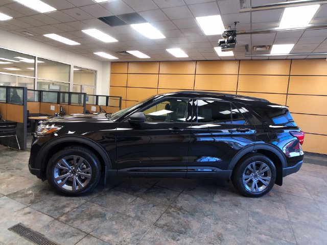 New 2026 Ford Explorer Active w/ Active Comfort Package AWD/4WD image 4