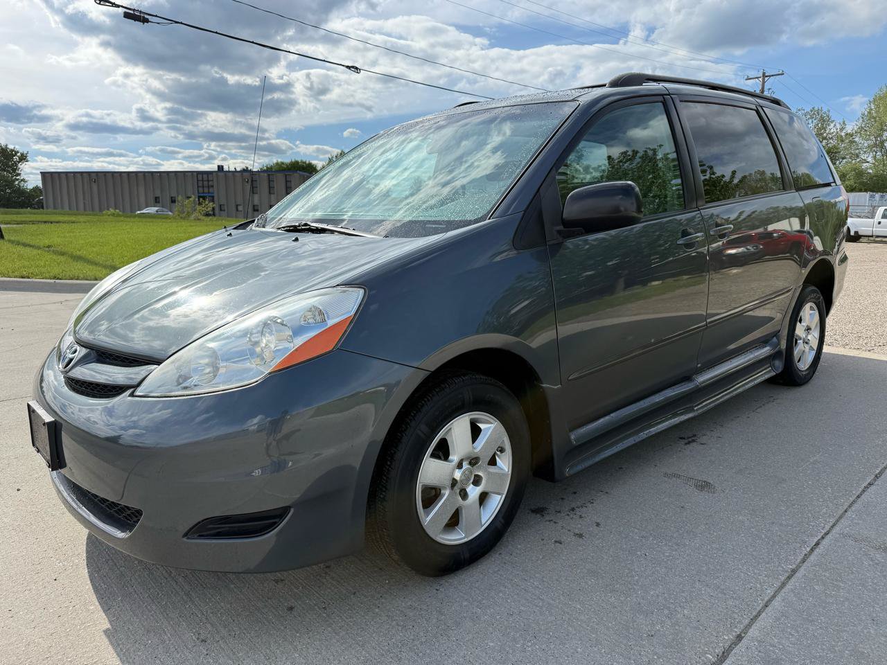 Used 2007 Toyota Sienna CE FWD image 1