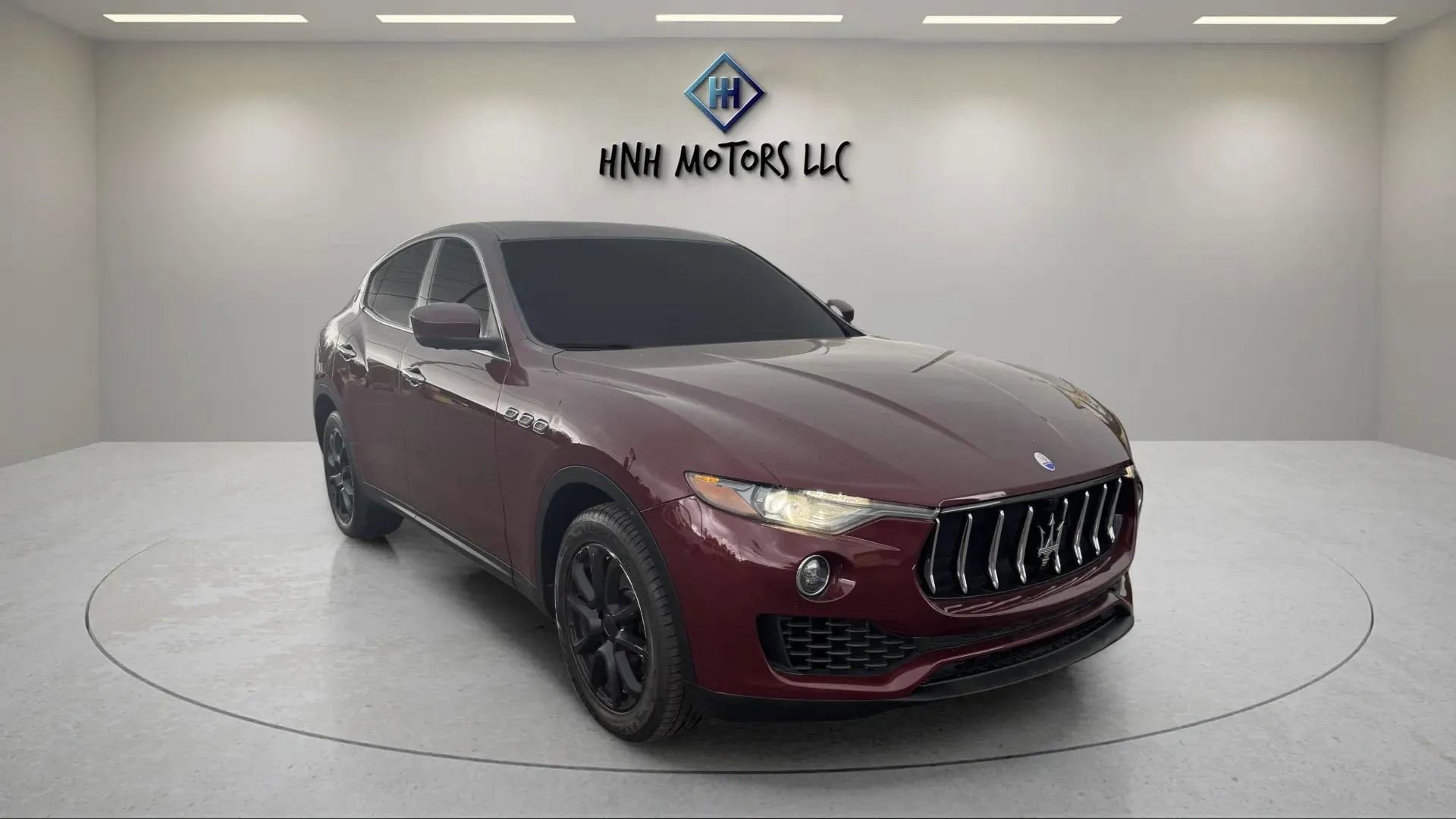 Used 2017 Maserati Levante image 7
