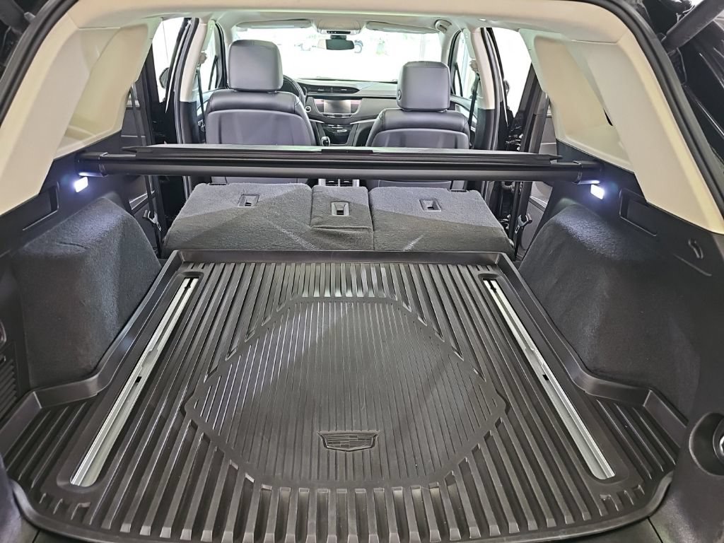 Used 2018 Cadillac XT5 Luxury w/ Driver Awareness Package AWD/4WD image 17