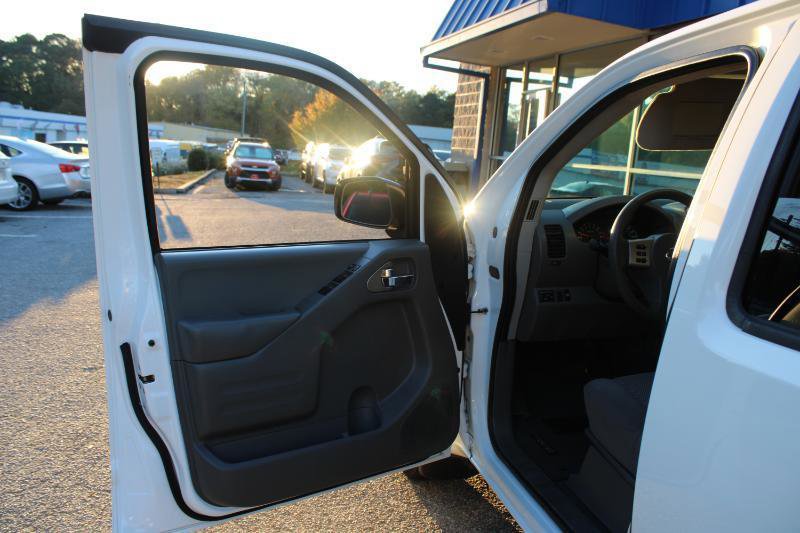 Used 2019 Nissan Frontier SV RWD image 16