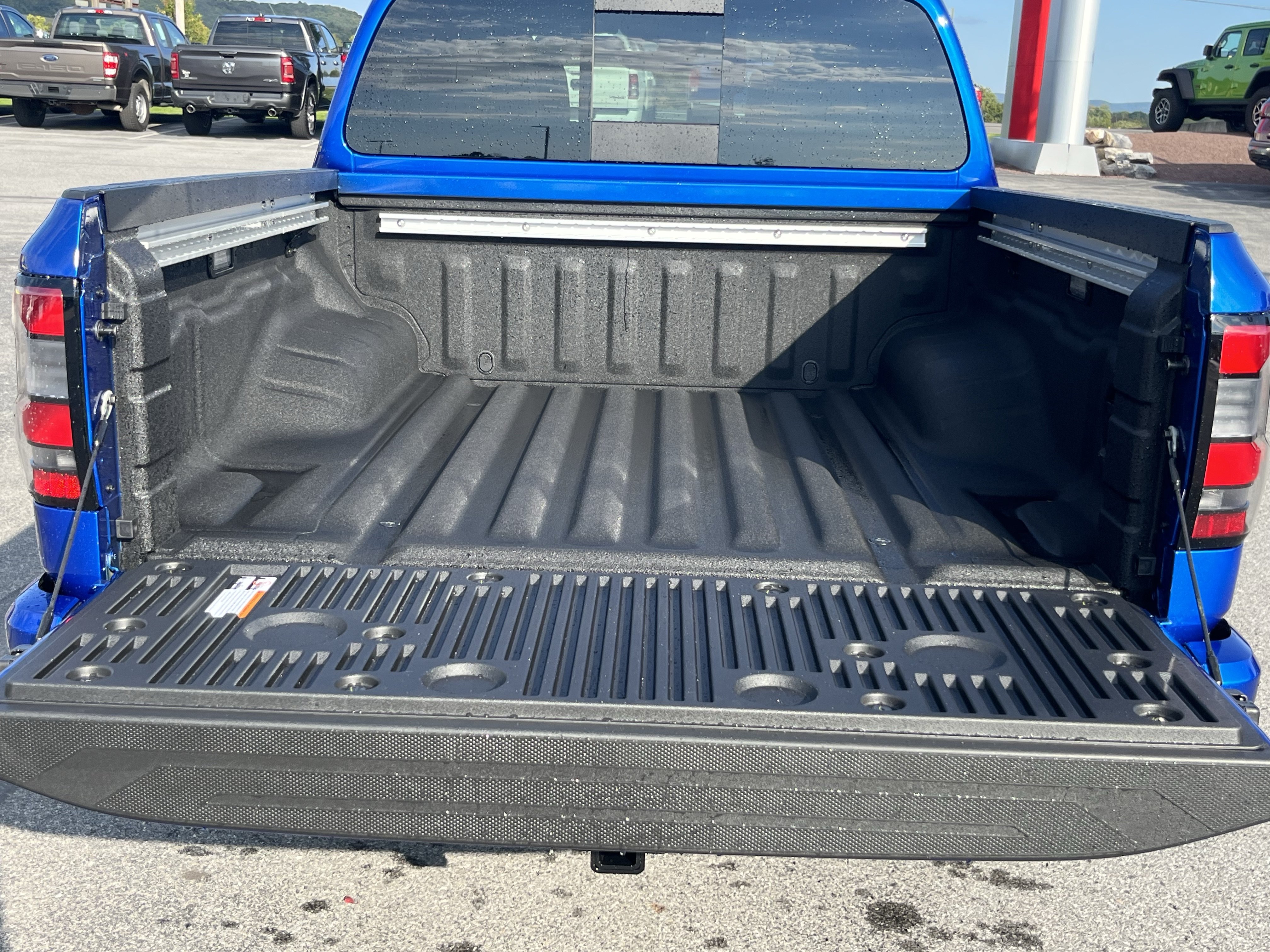 New 2027 Nissan Frontier PRO-4X w/ Pro Premium Package AWD/4WD image 5