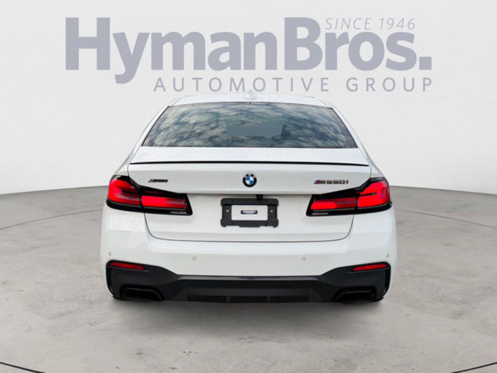 Used 2023 BMW M550i xDrive w/ Executive Package AWD/4WD image 4