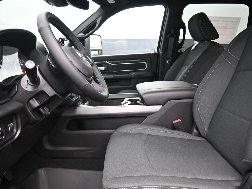 New 2026 RAM 2500 Big Horn AWD/4WD image 13
