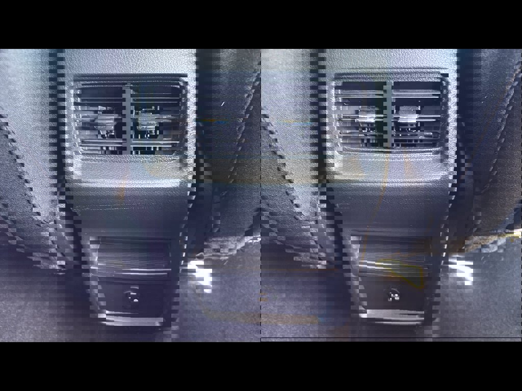 Used 2022 Ford Edge SE image 24