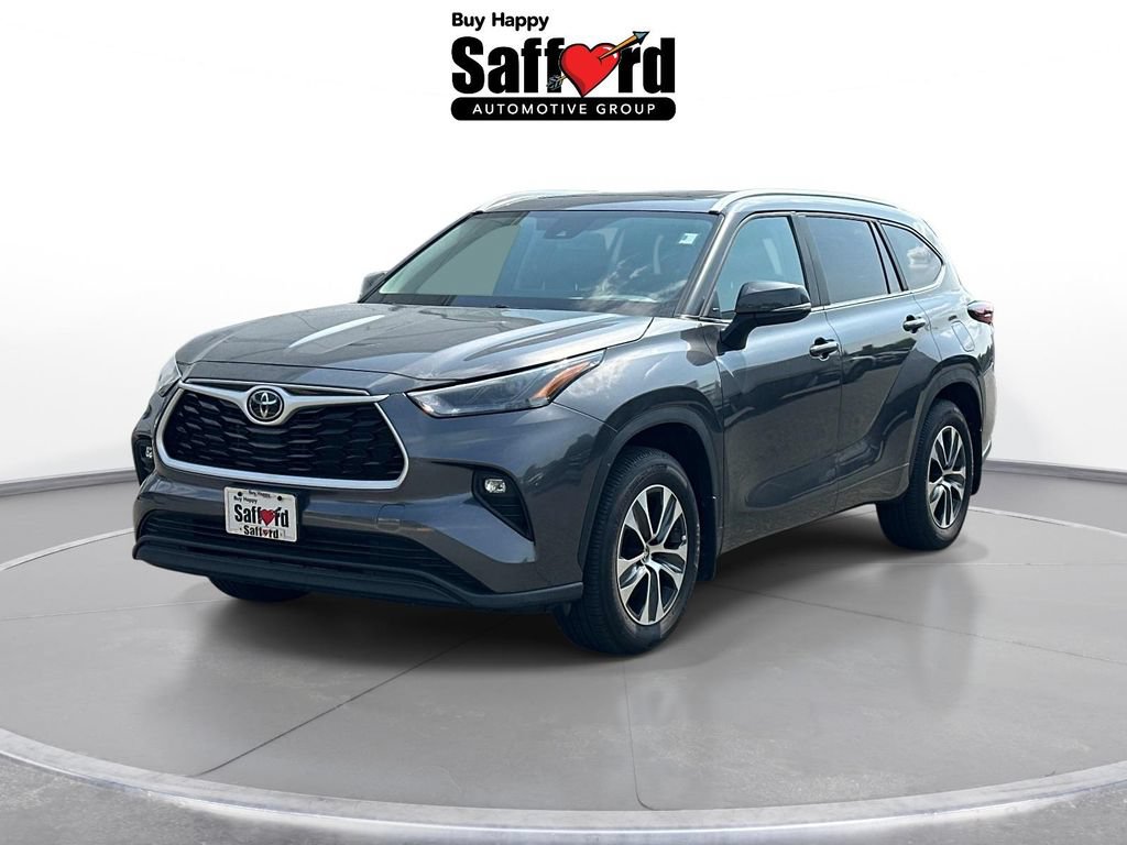 Used 2024 Toyota Highlander XLE