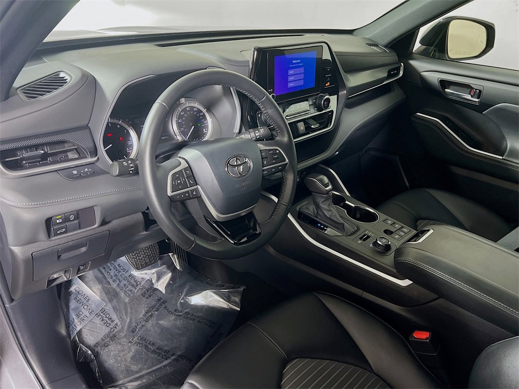 Certified 2024 Toyota Highlander XSE image 10