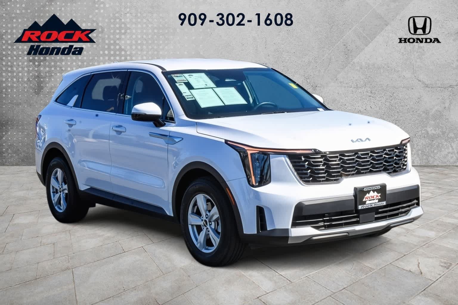 Used 2026 Kia Sorento LX FWD image 3