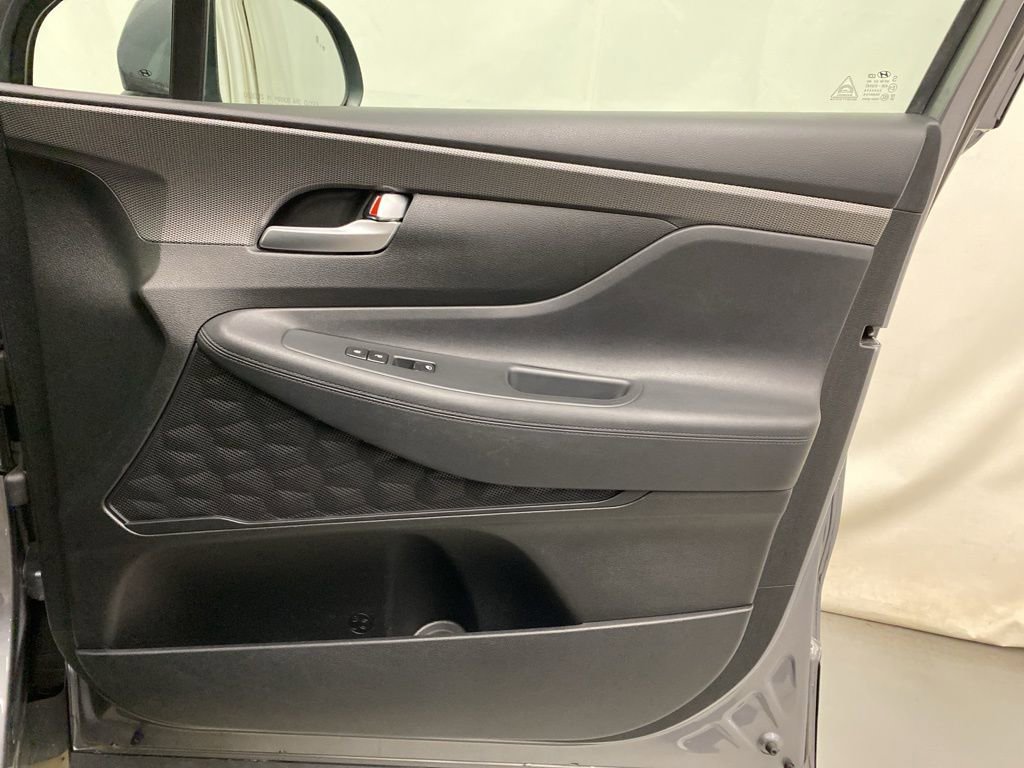 Used 2019 Hyundai Santa Fe SE image 11