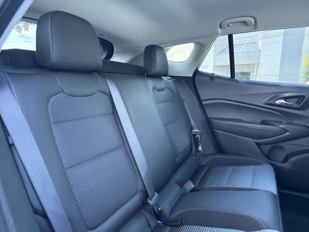 Used 2025 Chevrolet Trax LT w/ Driver Confidence Package FWD image 26