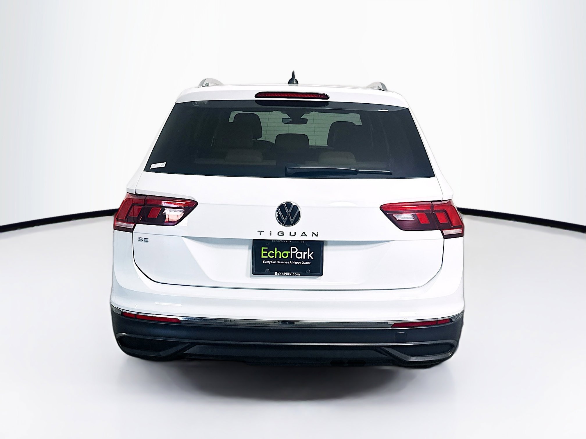 Used 2024 Volkswagen Tiguan SE image 7